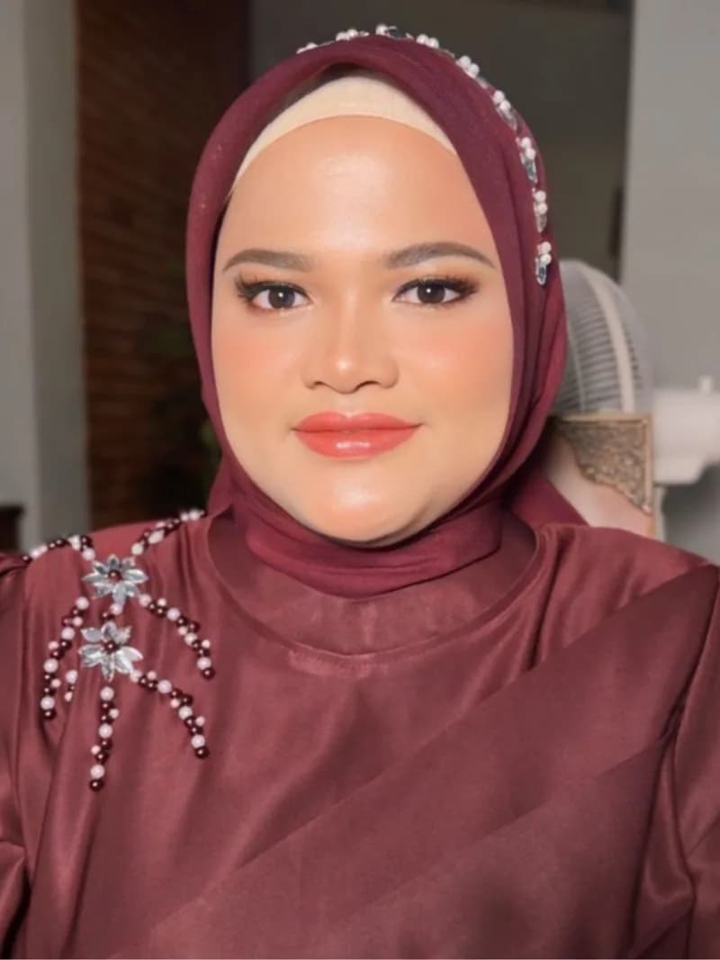 Natural glam makeup look Griesmakeup Malang